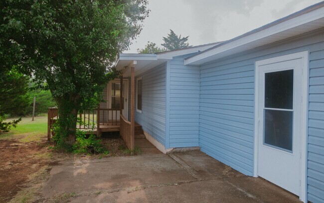 Building Photo - 30507 N 2960 Rd