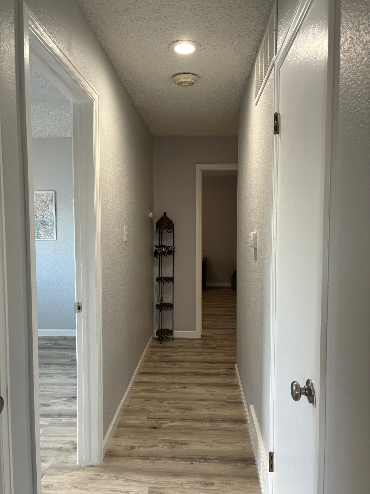Hallway to bedrooms - 4202 Monroe Dr