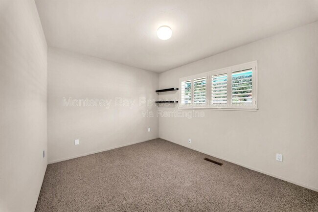 Building Photo - 10160 Sunstar Rd