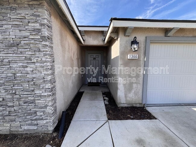 Primary Photo - 1366 W Butterfield Ln