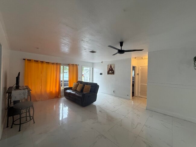 Building Photo - 710 N 66 Terrace