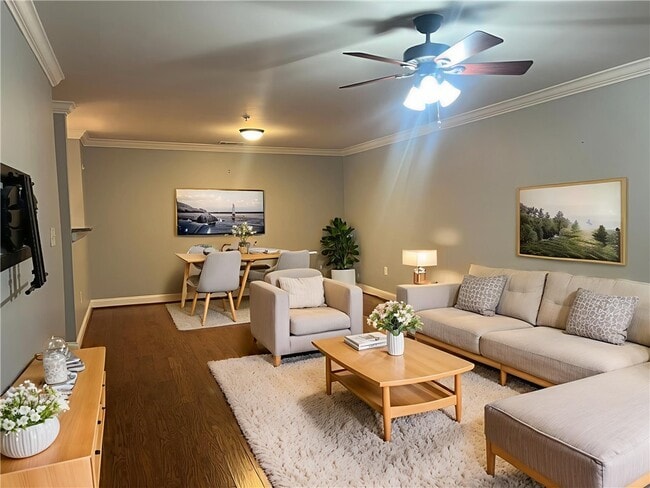 Building Photo - 833 Old Greenville Hwy