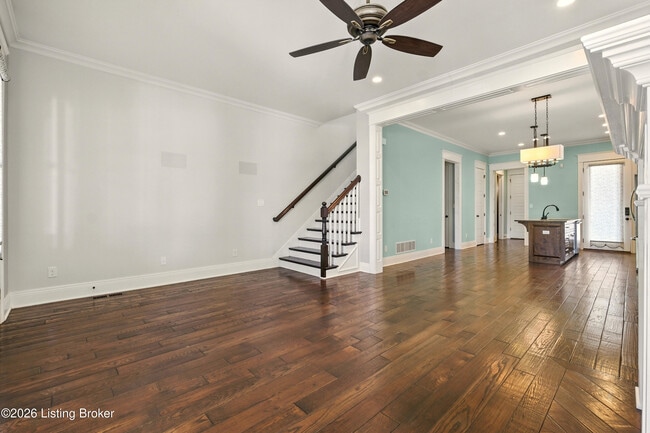 Building Photo - 10910 Kings Crown Dr