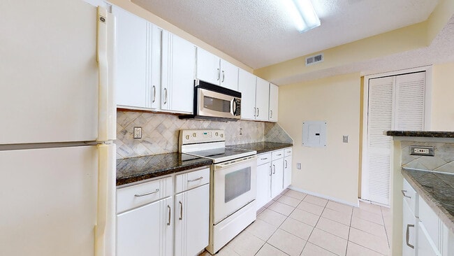 Building Photo - 15077 SW 103rd Ter