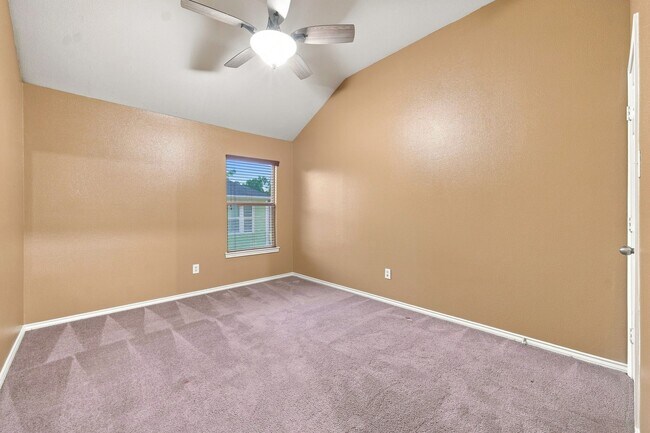 Building Photo - 16551 Pentonshire Ln