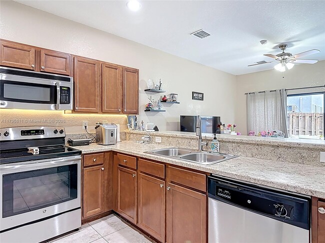Building Photo - 15073 SW 115th Terrace