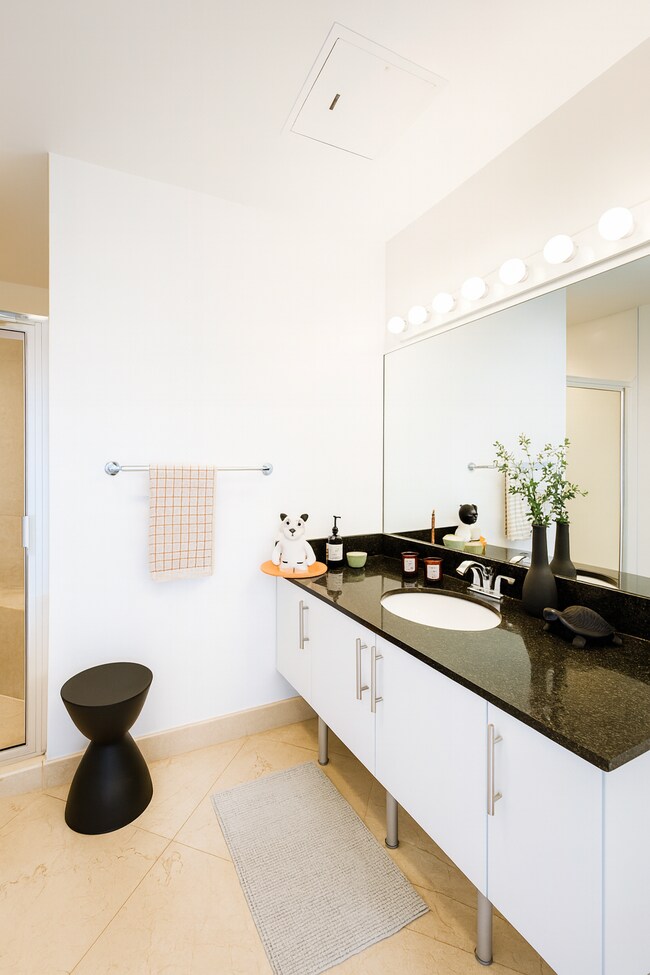 Building Photo - 31 SE 5th St