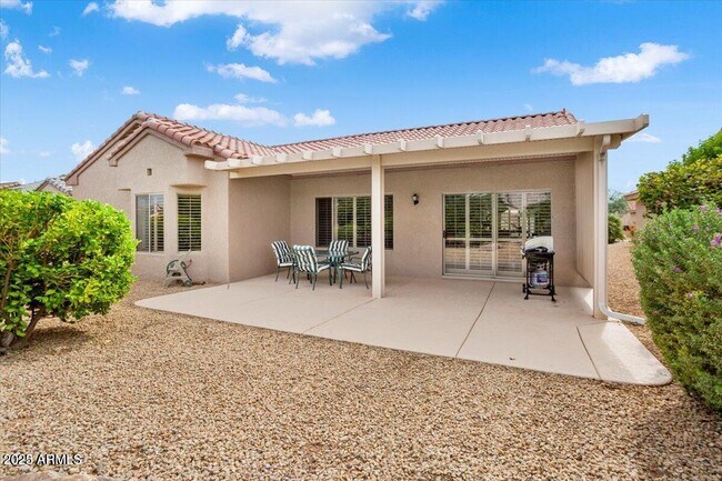 Building Photo - 16232 W Tapatio Dr