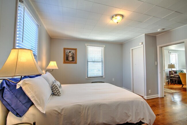 Building Photo - 1624 Edgemont Ave