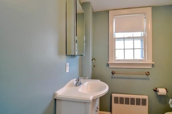 Building Photo - 77 W Central St