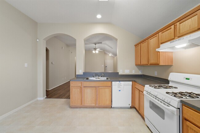 Building Photo - 19907 Parkstone Bend Ln