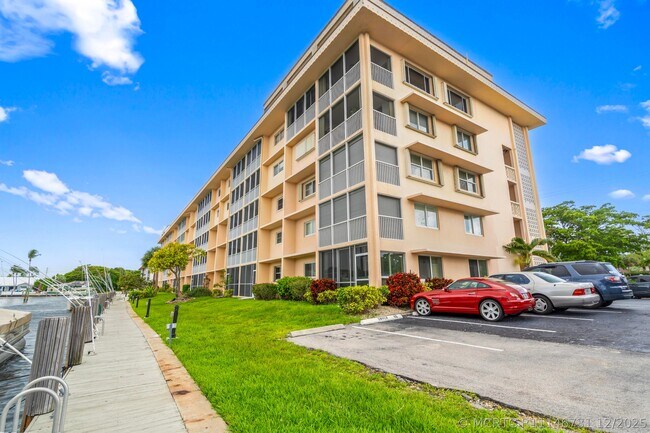 Building Photo - 750 NE Spanish River Blvd