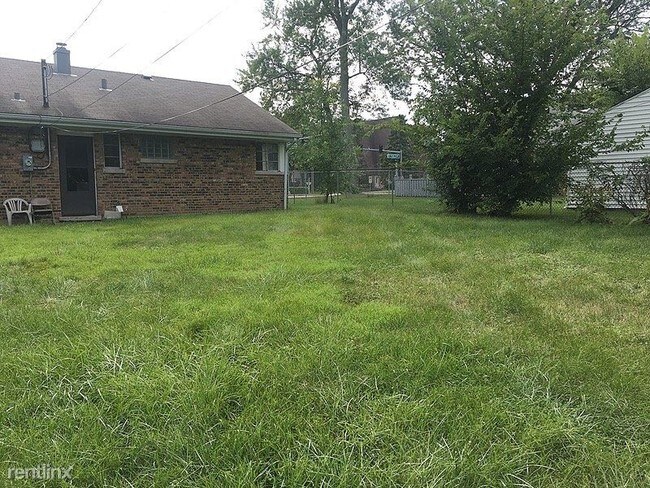 Building Photo - 2 br, 1 bath House - 62 Sauk Trail