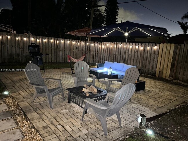 Building Photo - 5289 N Andrews Ave