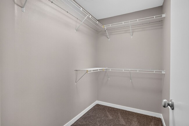 Building Photo - 18055 SE Bluff Rd