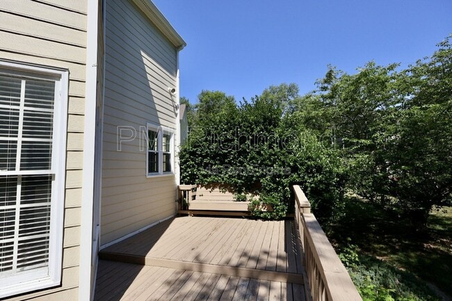 Building Photo - 6004 Manor Park Terrace