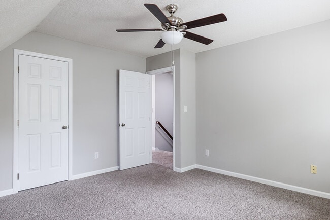 Building Photo - 3832 Doeskin Dr