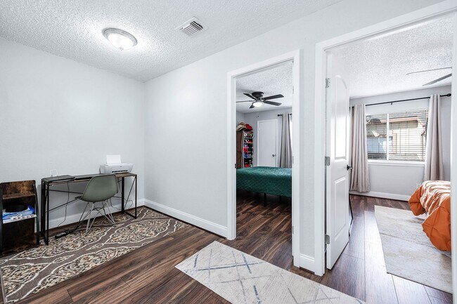 Building Photo - 12668 Newbrook Dr