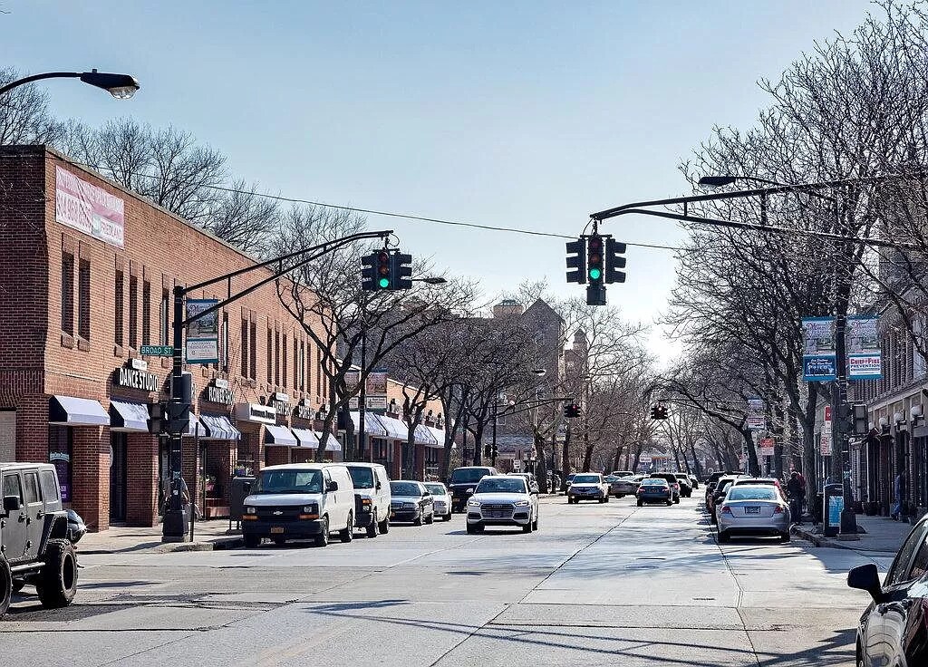 Building Photo - 663 Locust St
