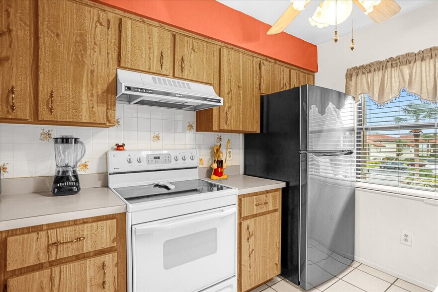 Building Photo - 6084 Willowpointe Cir