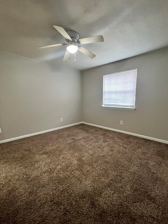 Building Photo - 2968 Woodrich Dr