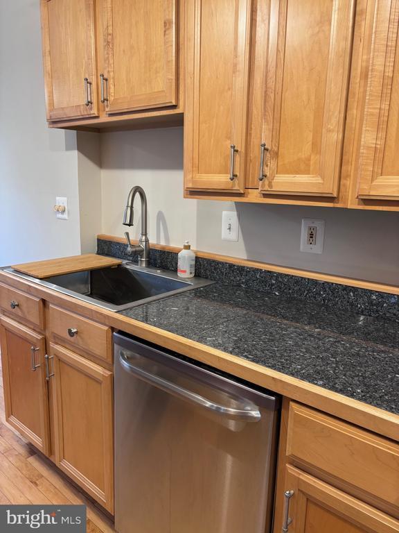 Building Photo - 720 Genessee St