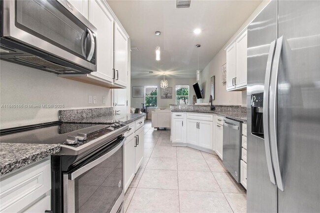 Building Photo - 5140 Eucalyptus Dr