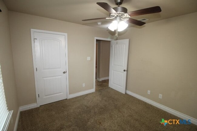 Building Photo - 1128 Pheasant Cir