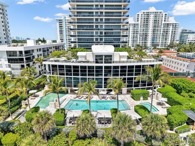 Building Photo - 5875 Collins Ave