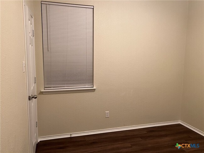 Building Photo - 341 Placid Meadow