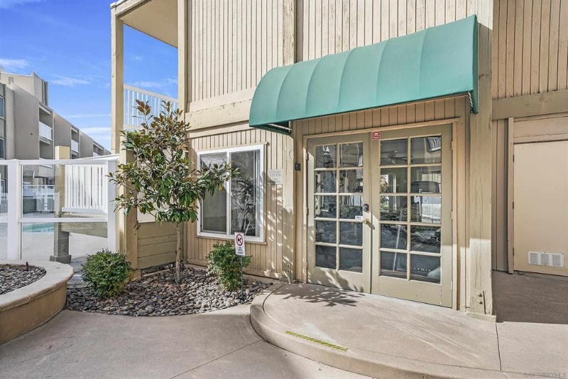 Building Photo - 3030 Suncrest Dr