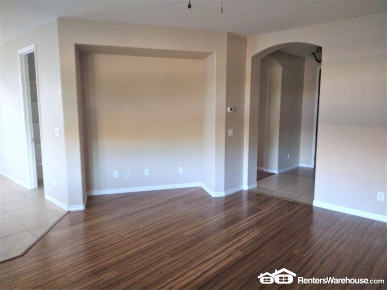 Building Photo - 175 W Leatherwood Ave