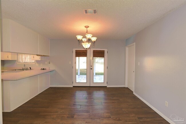 Building Photo - 648 Green Pine Dr