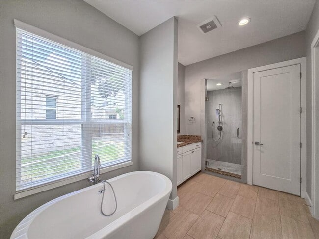 Building Photo - 8518 Fathom Cir
