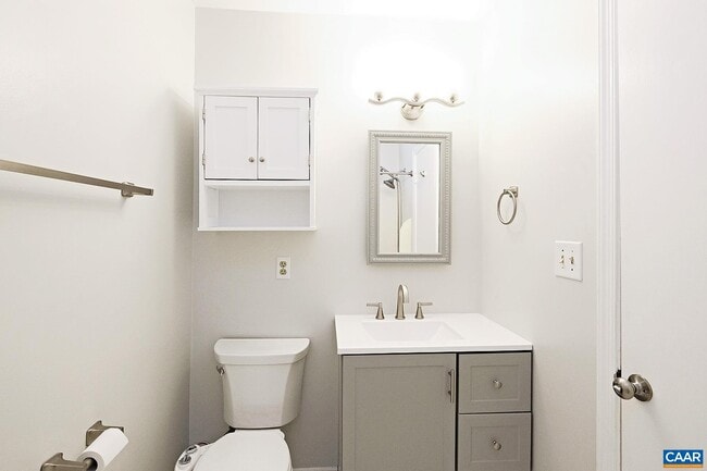 Building Photo - 964 Sutton Ct