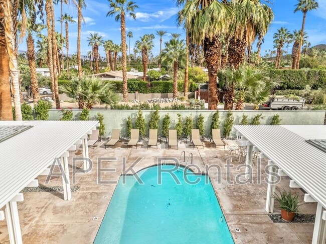 Building Photo - 1425 Vía Soledad