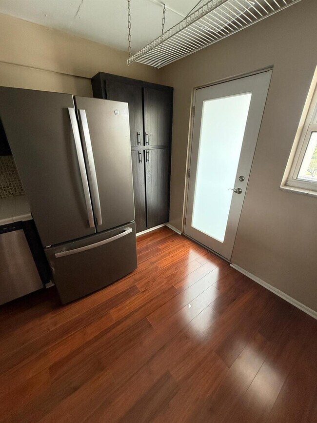 Building Photo - 1075 NE Miami Gardens Dr