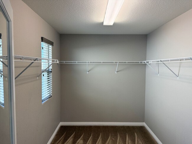 Building Photo - Beautiful home located in Summerlin North
