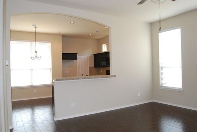 Building Photo - Beautiful 3 Bedroom Duplex in Lavon, TX!