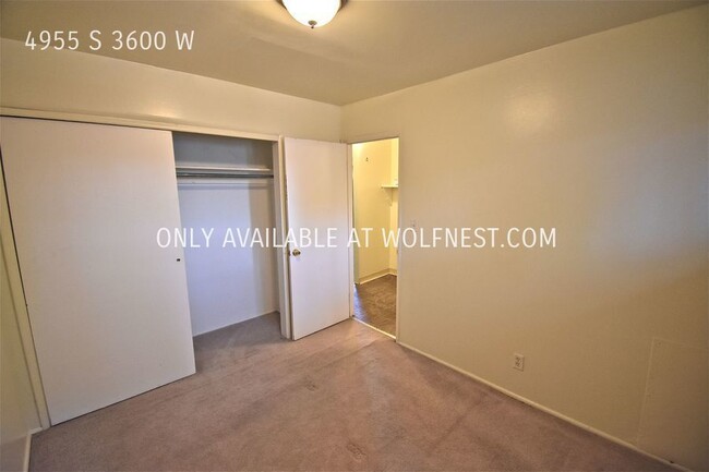 Building Photo - Beautiful 2 Bed Taylorsville Unit! No Depo...