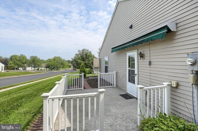 Building Photo - 5 Eastwick Ct