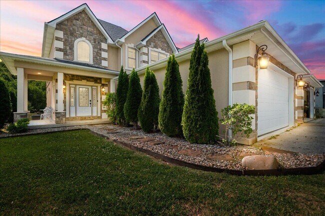 Building Photo - 200 Crooked Creek Dr