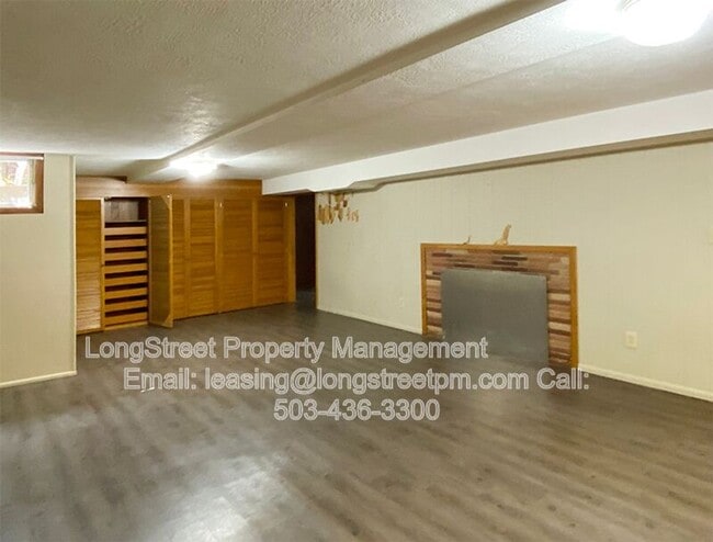 Building Photo - 3255 NW Fillmore Ave