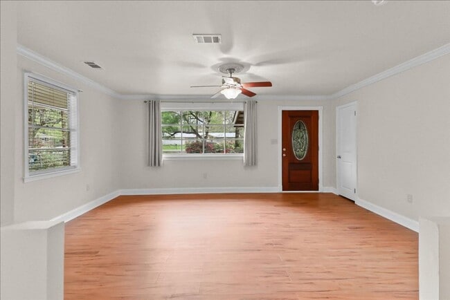 Building Photo - Completely Renovated 3 Bed 2 Bath home with HUGE fenced yard & shed