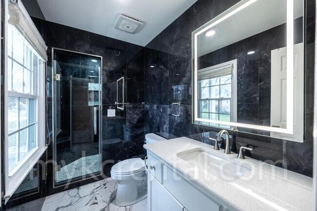 Building Photo - 12012 Ensley Ln