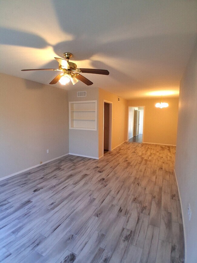 Building Photo - 7205 Beechnut St