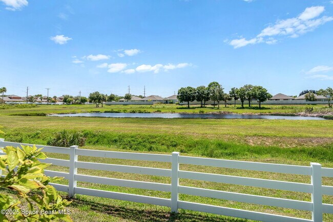 Building Photo - 3720 Alamanda Key Dr