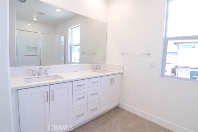 Building Photo - 273 Shoveler