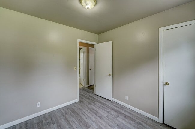 Building Photo - Updated 3-Bedroom Home with Spacious Backy...