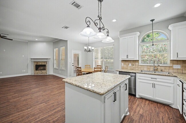 Building Photo - 13314 Enchanted Way